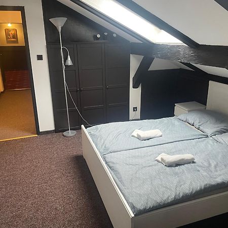 Hotel Lovecky Zamecek Orion Liberec Exteriör bild