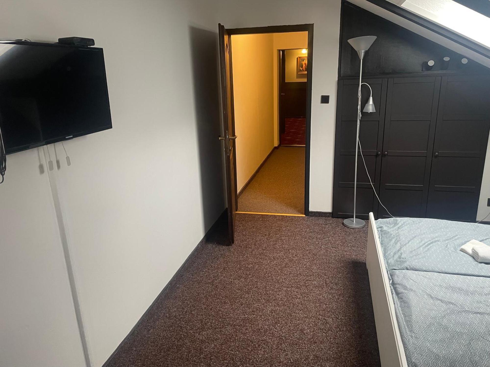 Hotel Lovecky Zamecek Orion Liberec Exteriör bild