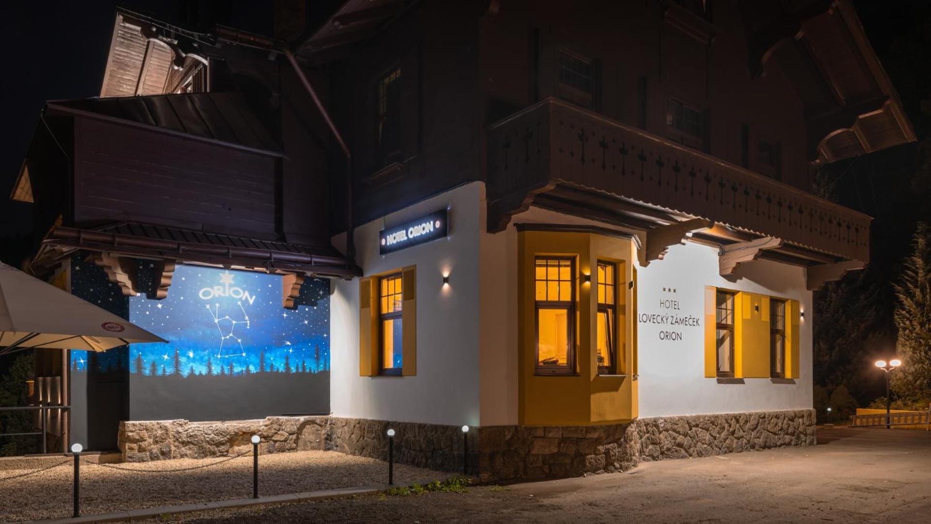 Hotel Lovecky Zamecek Orion Liberec Exteriör bild