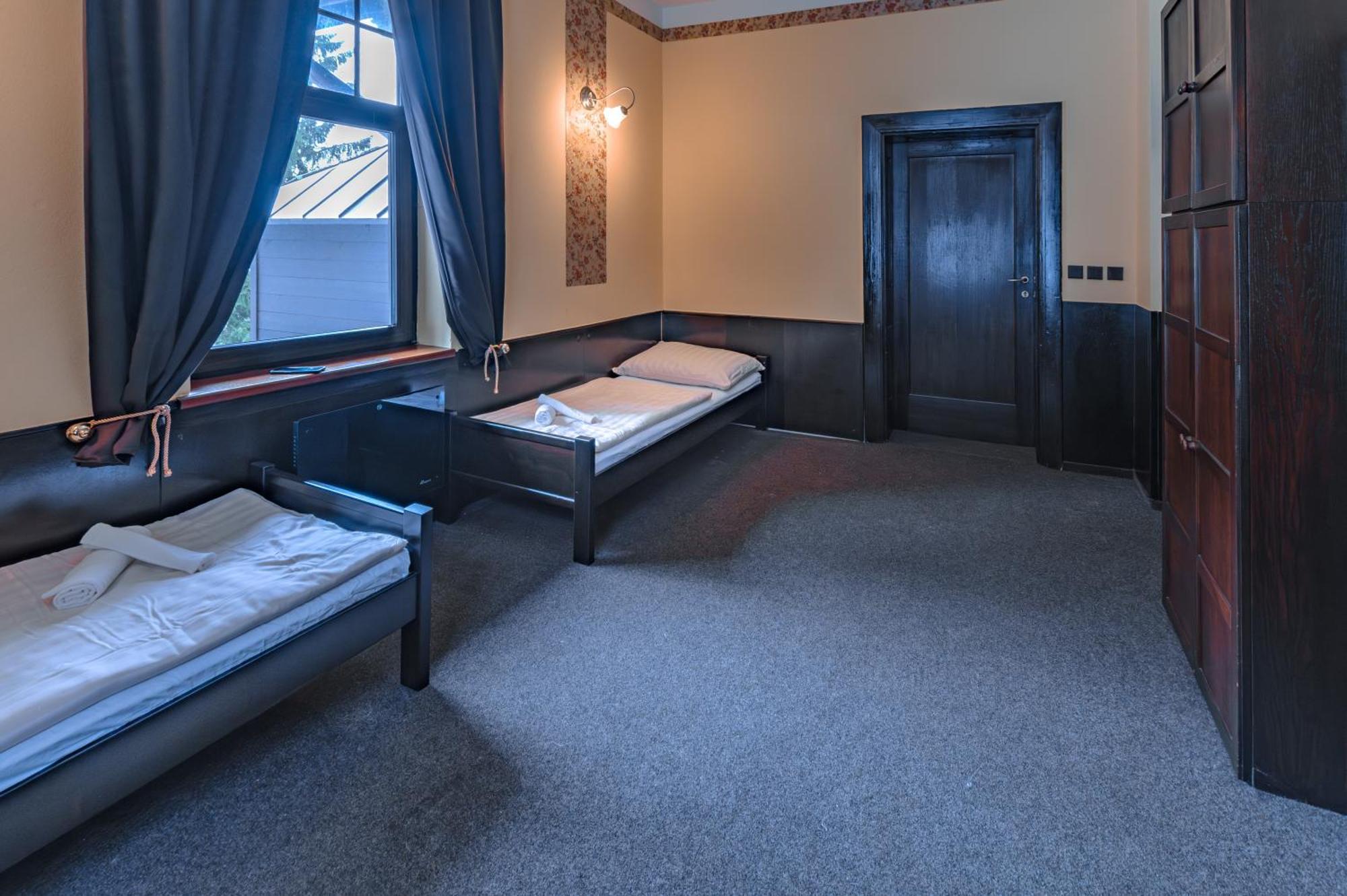Hotel Lovecky Zamecek Orion Liberec Exteriör bild